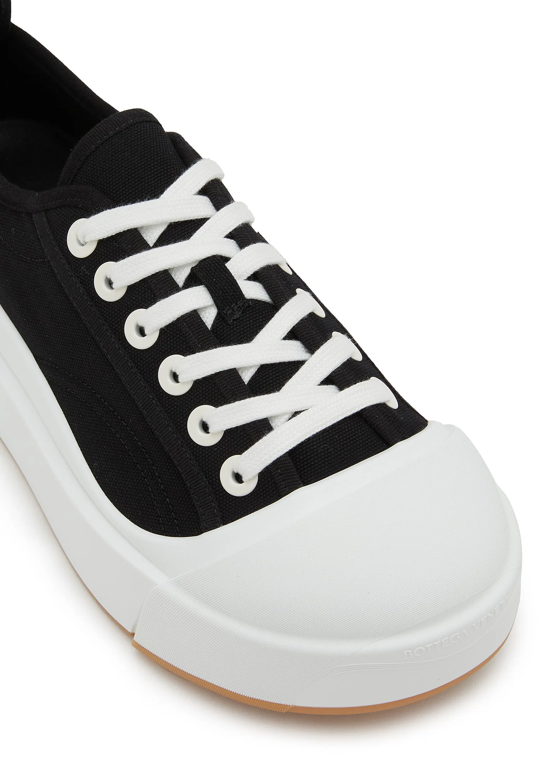 -----------BOTTEGA VENETA  ---- ------------BLACK ----Vulcan Low Top Platform Sneakers --