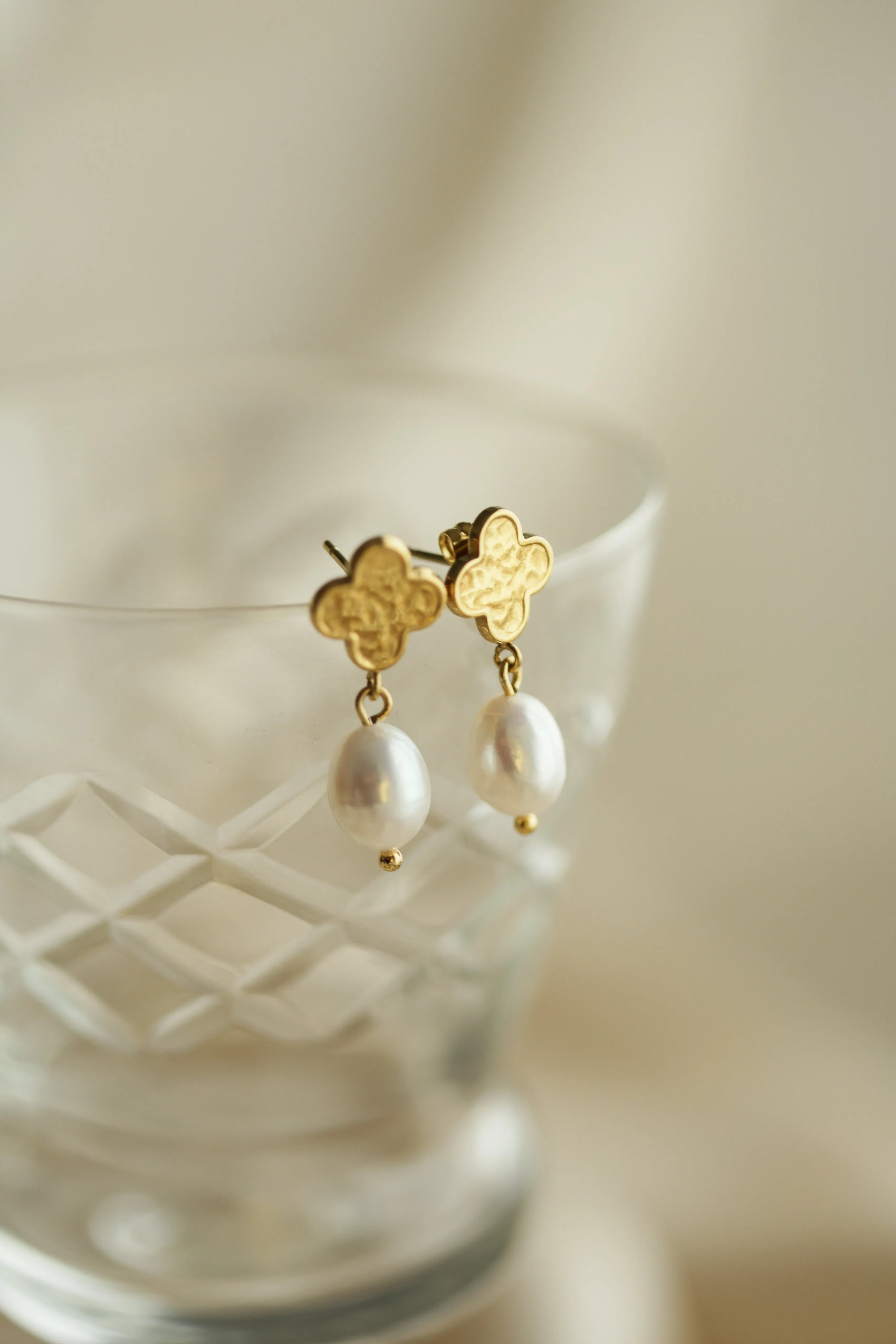 Clover & Pearl Drop Earrings