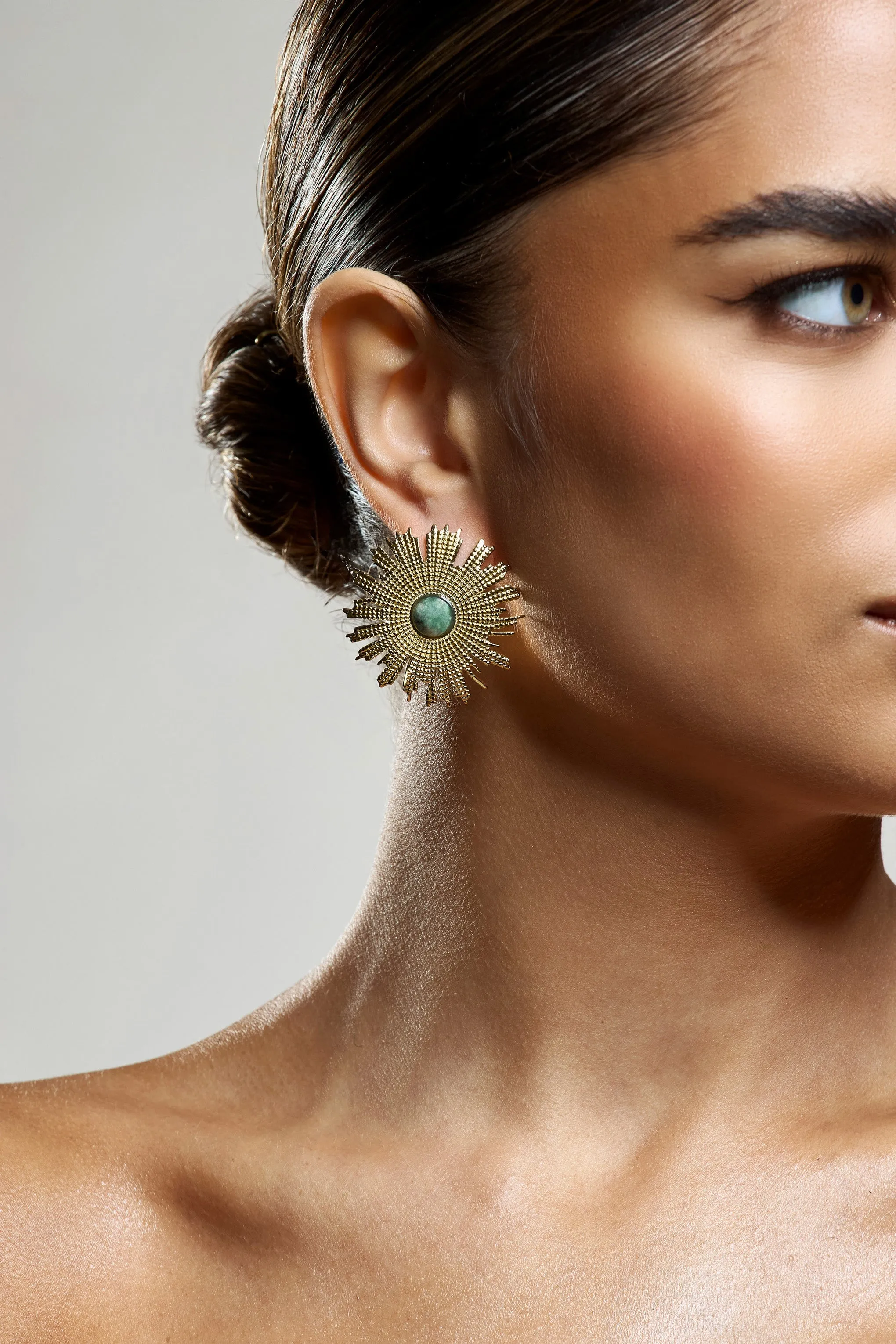 Flozenza | Gold Flower Statement Earrings