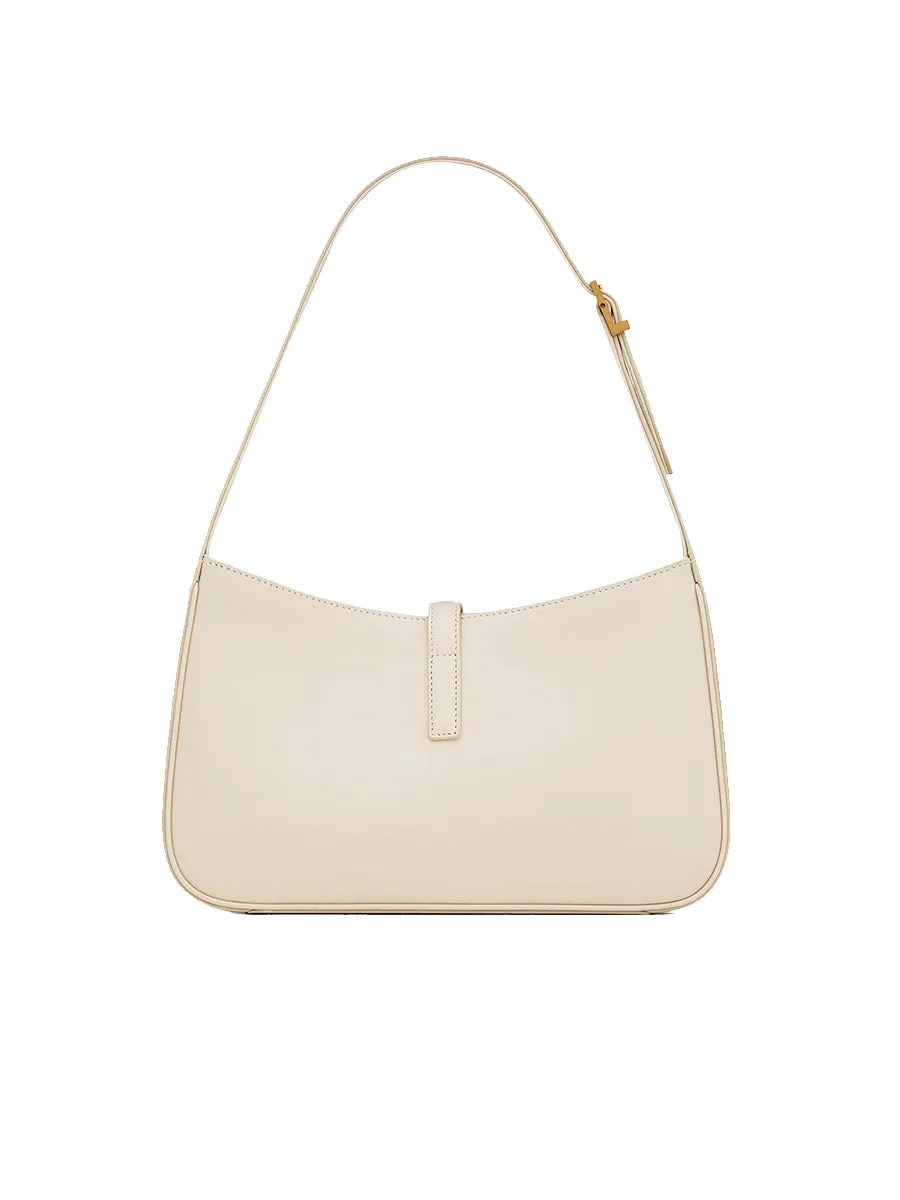 Le 5 a 7 Hobo Bag in Smooth Leather in Blanc Vintage