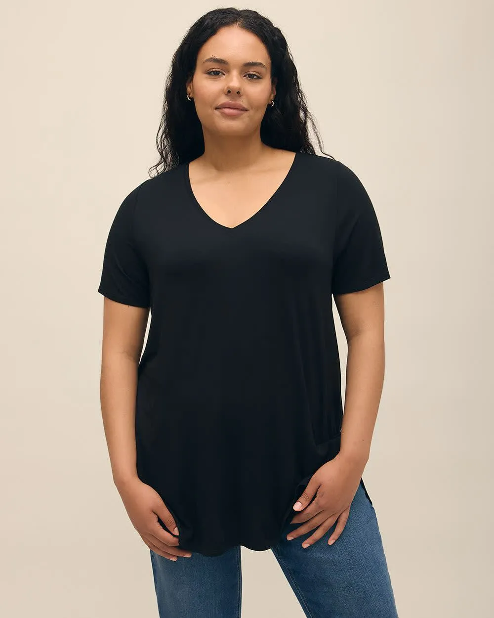 Modern-Fit V-Neck Tunic - PENN. Essentials