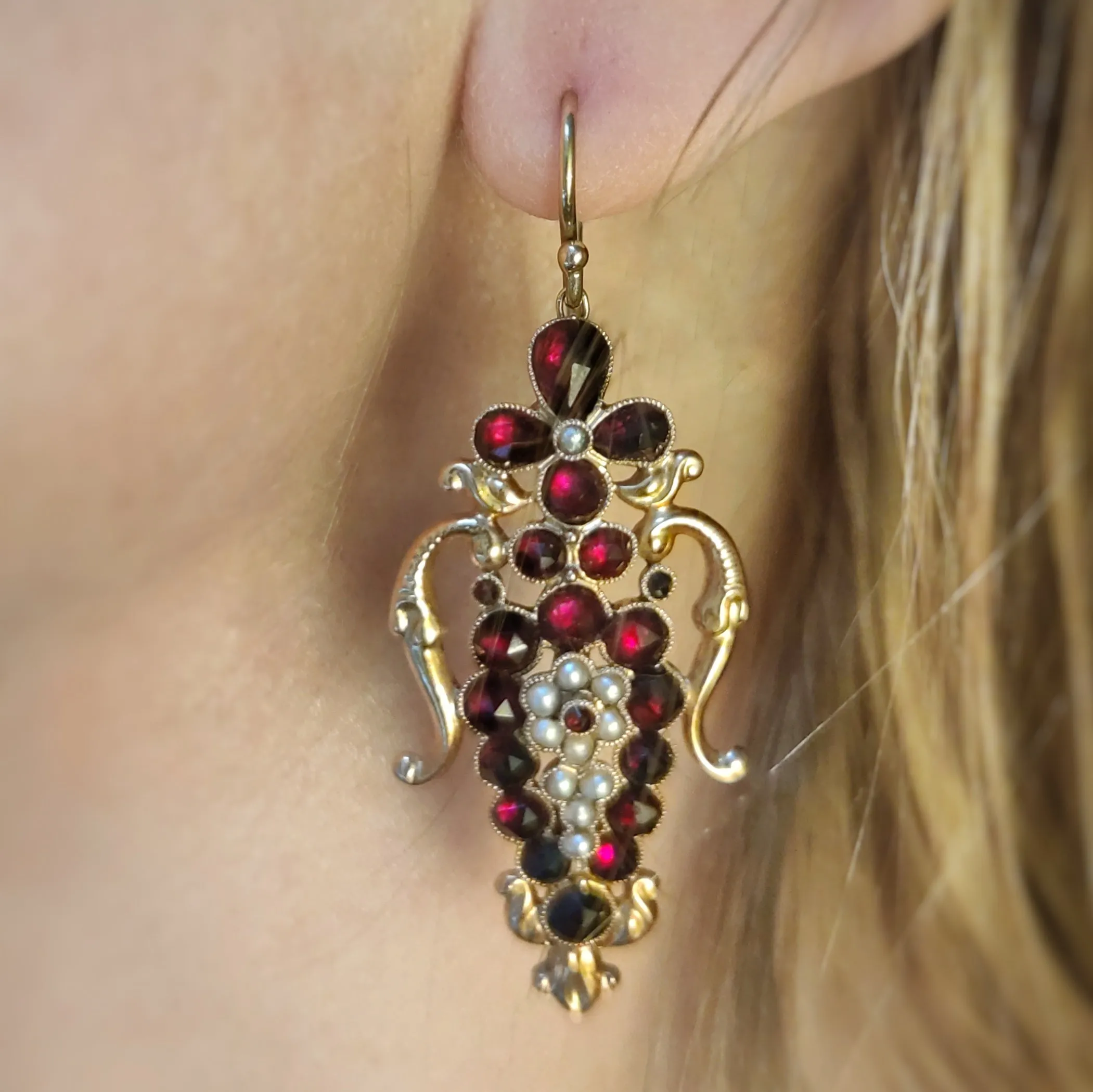 Victorian amphora earrings in gold with seed pearls and garnets