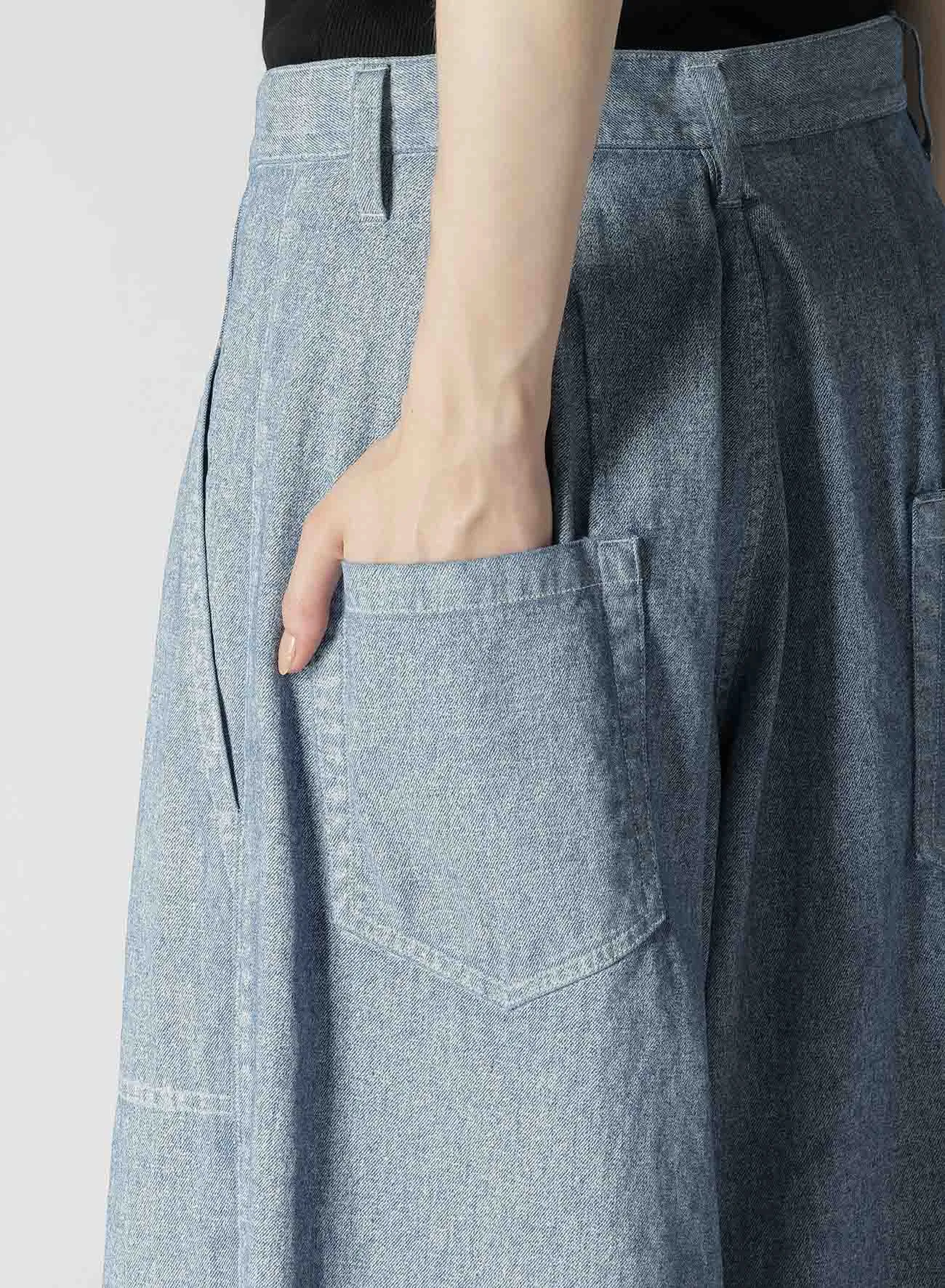 WHITE PIGMENT COATED DENIM PLEATED WIDE PANTS