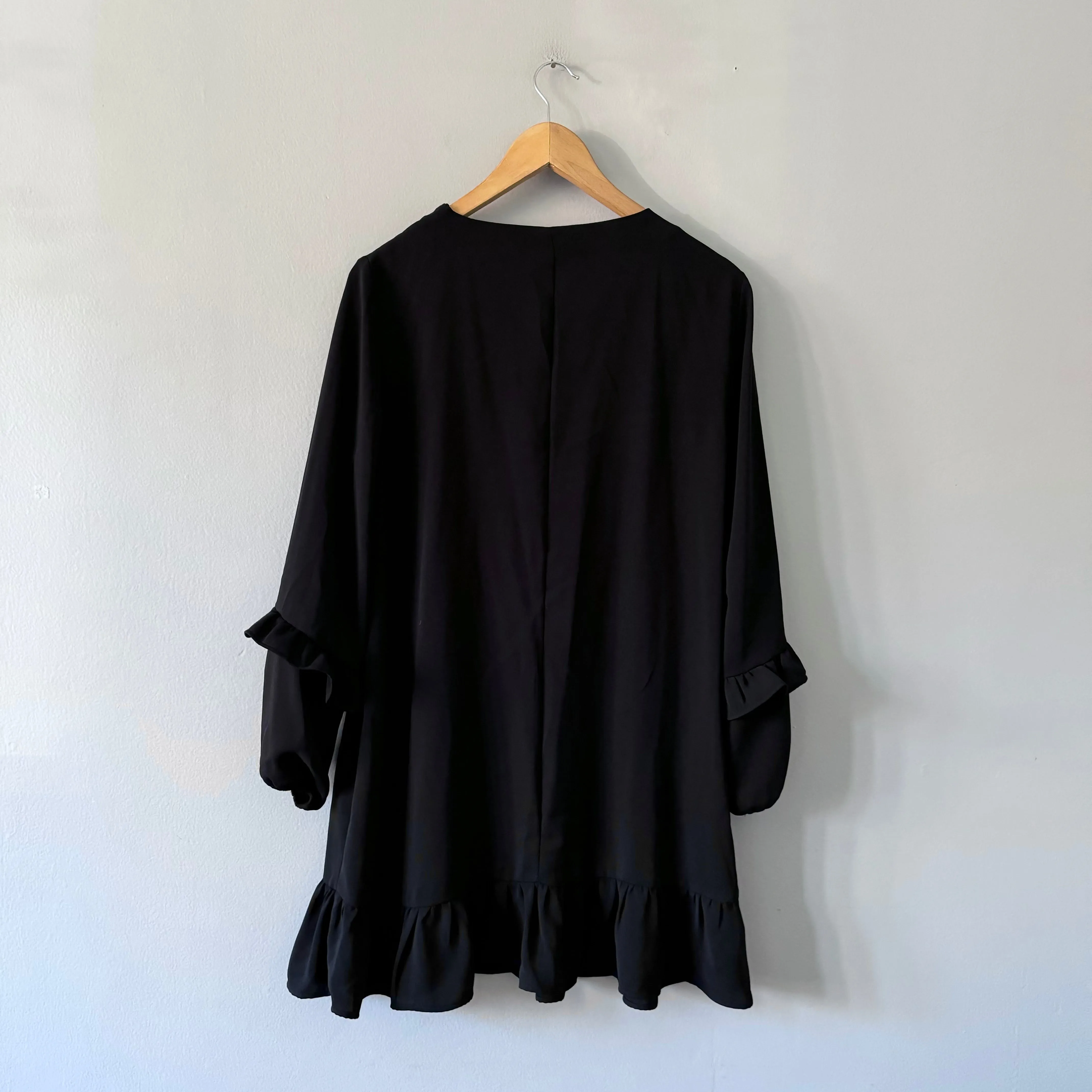 Zara / Black mini dress / tunic / M